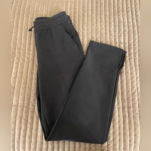 Lululemon Brushed Softstreme Split Hem High-rise pant. Size 6, color black.